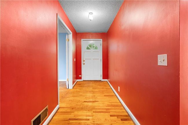 300 S Dale Ave, House other with 3 bedrooms, 2 bathrooms and null parking in Calhoun GA | Image 11