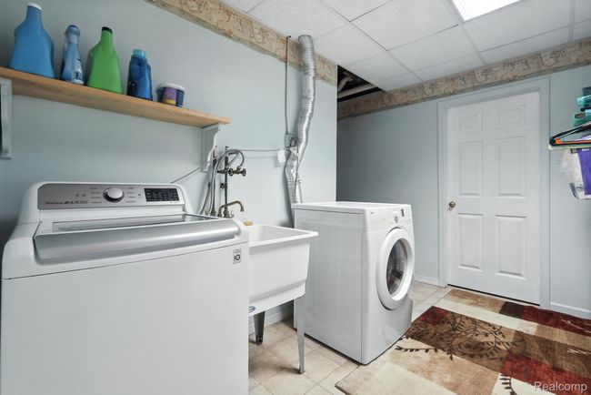 Laundry Room | Image 19