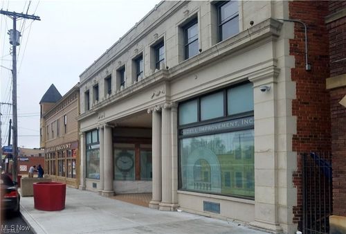 9815 Lorain Ave, Cleveland, OH, 44102-4634 | Card Image