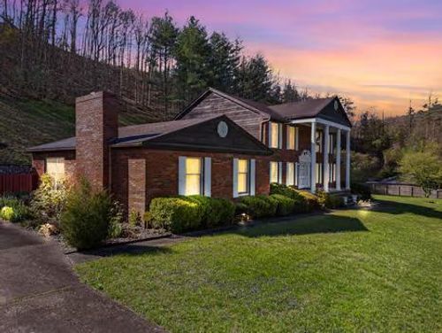 152 Daniels, Banner, KY, 41603 | Card Image