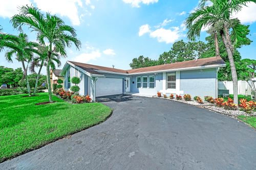 724 Avenue Chaumont, Delray Beach, FL, 33445-2202 | Card Image