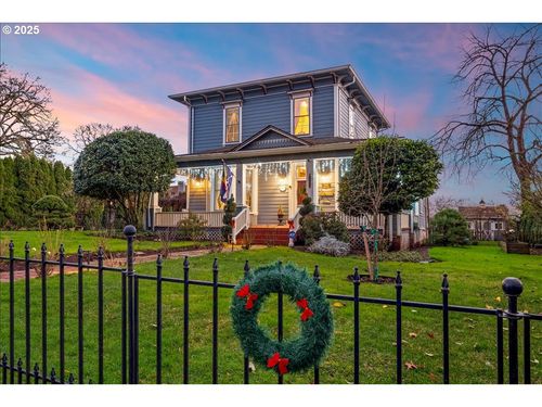 1938 16th Ave, Forest Grove, OR, 97116-2702 | Card Image