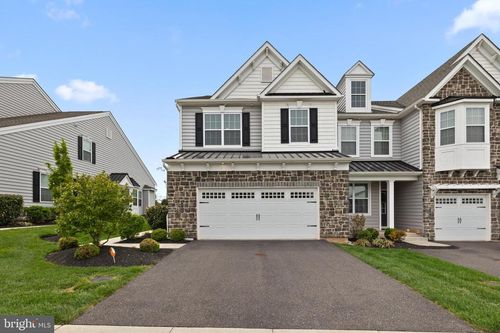 105 Woodwinds Dr, COLLEGEVILLE, PA, 19426-1334 | Card Image