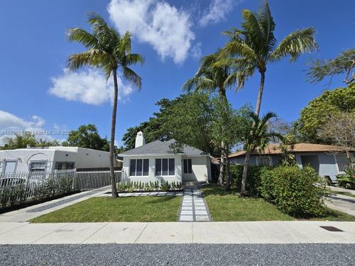 1923 Nw 48th St, Miami, FL, 33142-4057 | Card Image