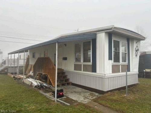 76 Helen St, Barberton, OH, 44203-6651 | Card Image