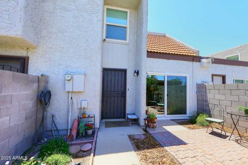 6810 S Snyder Ln, Tempe, AZ, 85283-4041 | Card Image