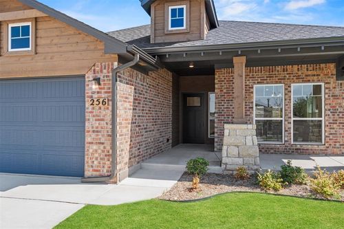 256 Park Ln, Harrah, OK, 73045-9698 | Card Image