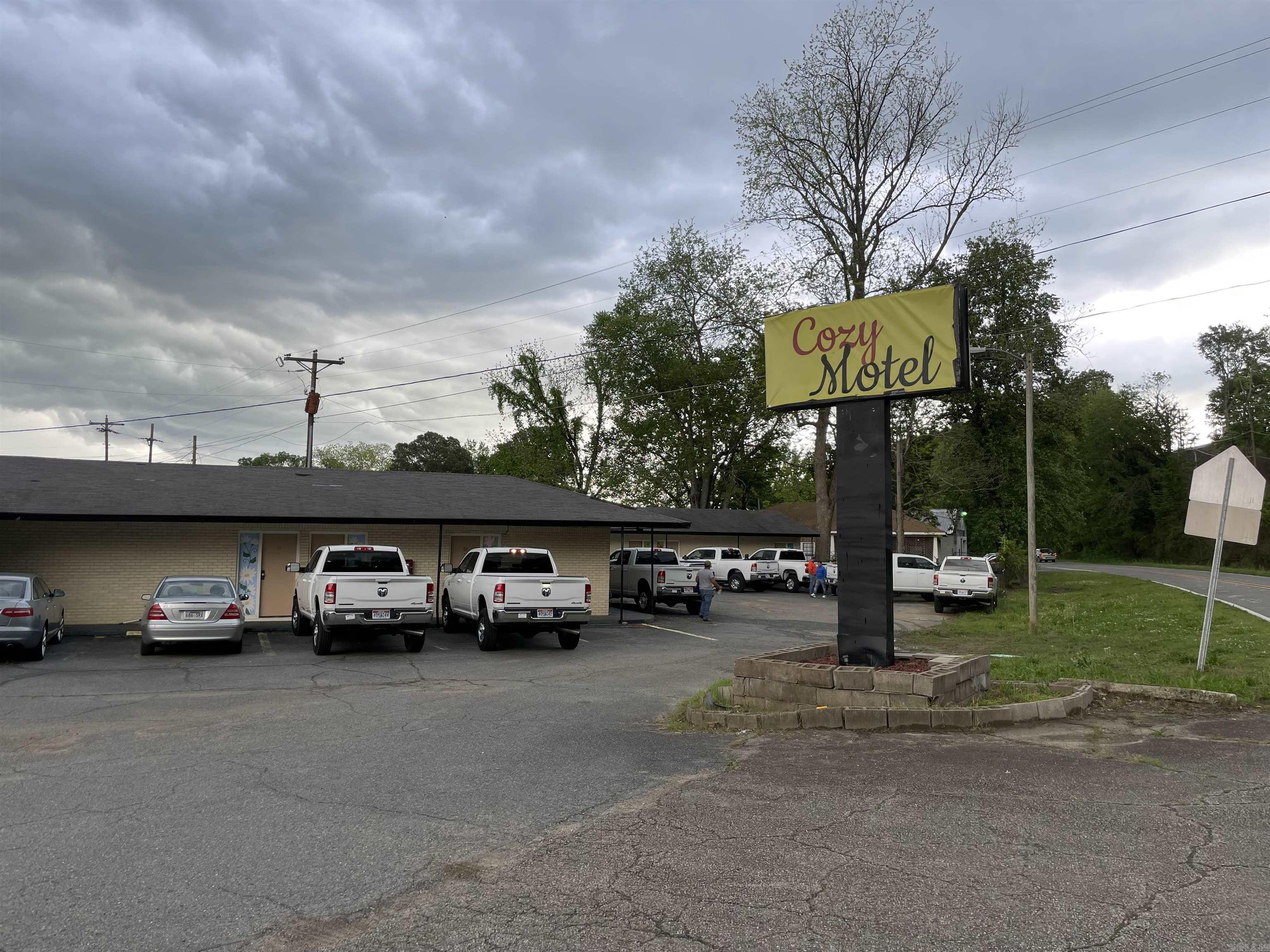 424 Highway 65 Bus, Clinton, AR 72031