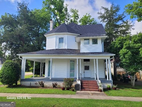 210 E 8th St, West Point, GA, 31833-1622 | Card Image