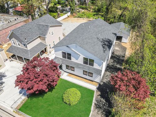 1029 Woodfield Rd, W Hempstead, NY, 11552-4337 | Card Image