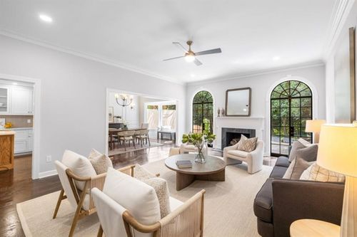 11 Mooregate Sq Nw, Atlanta, GA, 30327-1539 | Card Image