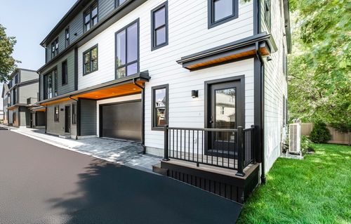 3-290 Watertown St, Newton, MA, 02458-1347 | Card Image