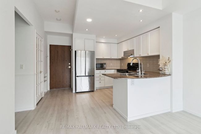 713 - 2 Maison Parc Crt, Condo with 1 bedrooms, 1 bathrooms and 1 parking in Thornhill ON | Image 5