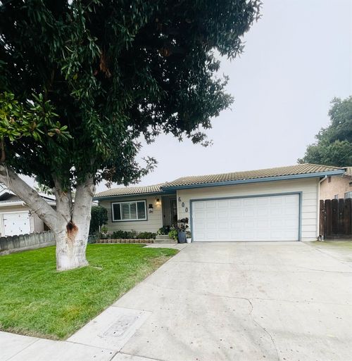 600 Robert Ave, Ripon, CA, 95366-2542 | Card Image