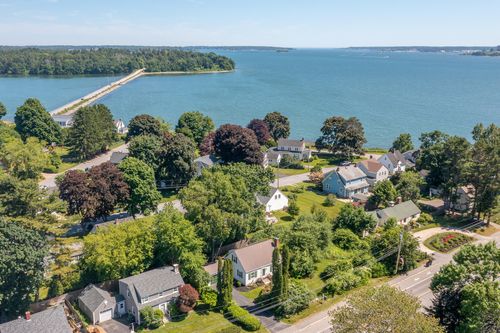 17 Us Route 1, Falmouth, ME, 04105-2113 | Card Image