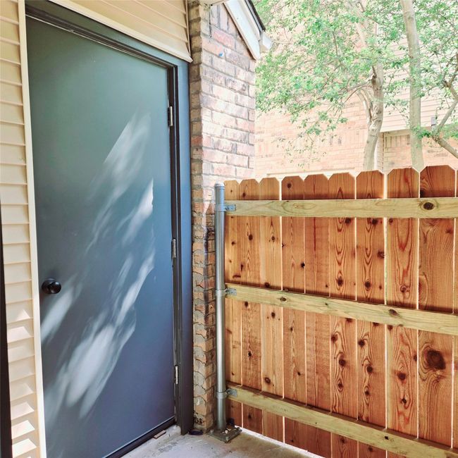 Storage room in the patio | Image 25
