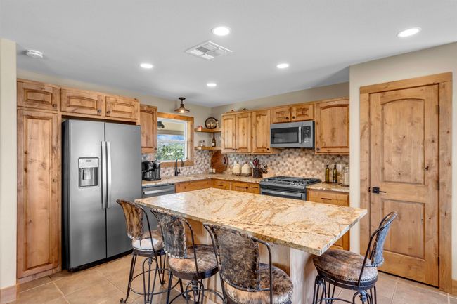 136 Valley View Cir, House other with 4 bedrooms, 3 bathrooms and null parking in Llano TX | Image 13