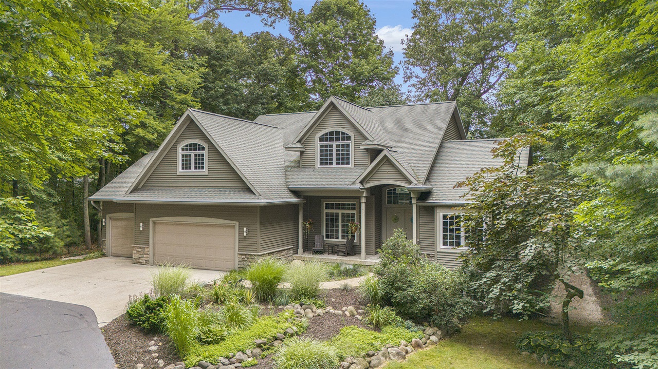 Stegman Creek Dr, Rockford, MI 49341