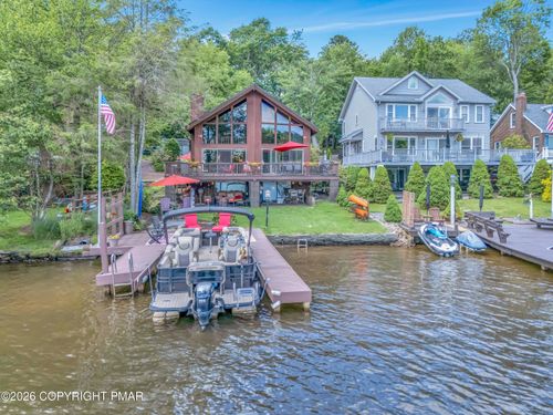 15 Labarre Dr, Lake Harmony, PA, 18624-8000 | Card Image