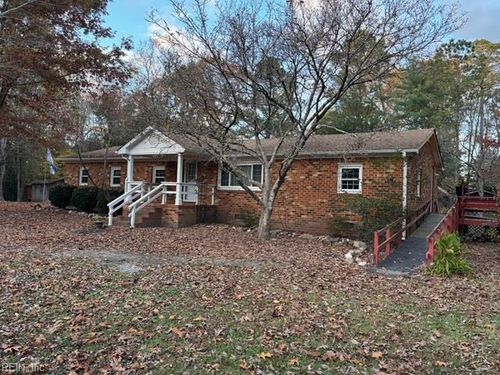 7501 Rhodes Dr, Windsor, VA, 23487-4760 | Card Image