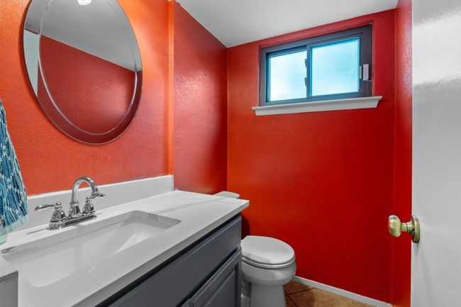 Guest bathroom | Image 23