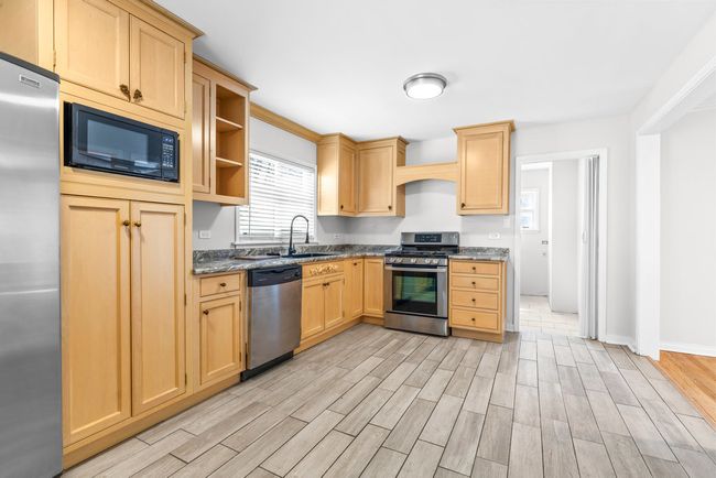 3047 Olive Rd, House other with 2 bedrooms, 1 bathrooms and 2 parking in Homewood IL | Image 6