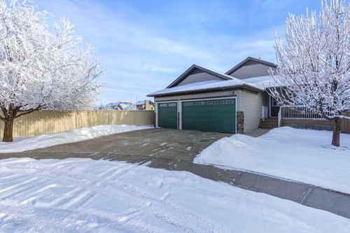 734 Woodside Bay Nw, Airdrie, AB, T4B2W2 | Card Image