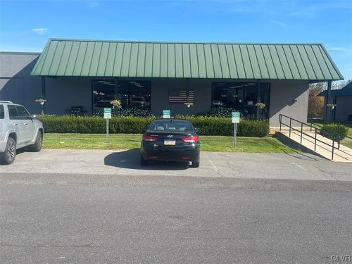 2-2425 John Fries Hwy, Quakertown, PA, 18951-2242 | Card Image