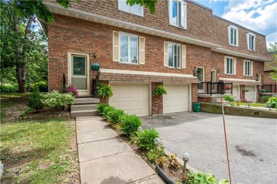 1523 Westminster Pl, Townhouse with 3 bedrooms, 1 bathrooms and 2 parking in Burlington ON | Image 3