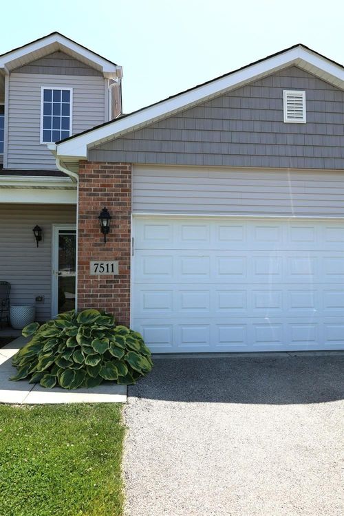 7511 E 111th Ln, Crown Point, IN, 46307-7212 | Card Image