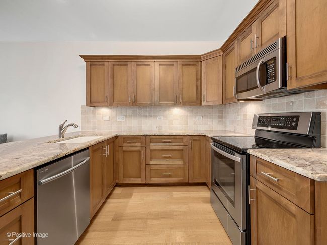 308 Roscommon Ct, Townhouse with 2 bedrooms, 3 bathrooms and 2 parking in Glen Ellyn IL | Image 12