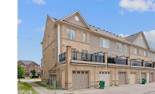 61-60 Fairwood Cir, Brampton, ON, L6R0Y6 | Card Image