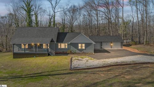 390 Tranquil Dr, Laurens, SC, 29360-8831 | Card Image