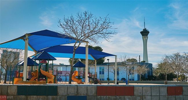 View of communal playground | Image 31
