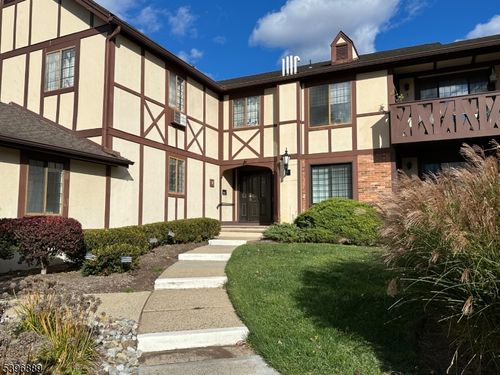 4 Avon Ct, Chatham Twp, NJ, 07928-2915 | Card Image