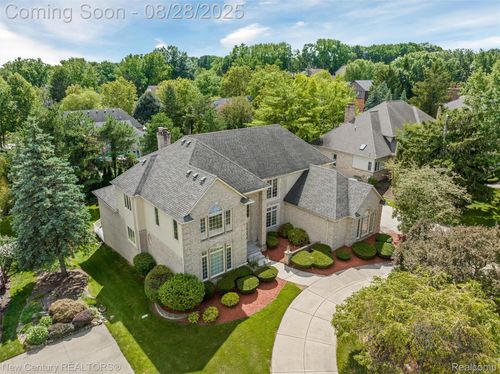 2333 Tall Oaks Dr, Troy, MI, 48098-2468 | Card Image