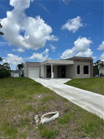 2011 Olsen Ln, House other with 3 bedrooms, 2 bathrooms and null parking in Lehigh Acres FL | Image 3