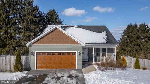 221 E Butternut St, PINE GROVE MILLS, PA, 16868-1015 | Card Image