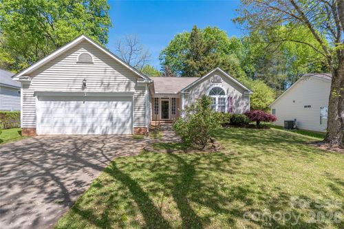 9713 Veronica Dr, Charlotte, NC, 28215-7554 | Card Image