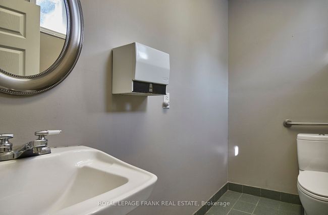 106 Colborne St E, Home with 0 bedrooms, 0 bathrooms and null parking in Whitby ON | Image 18
