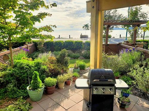 105-5160 Davis Bay Rd, Sechelt, BC, V7Z0H3 | Card Image