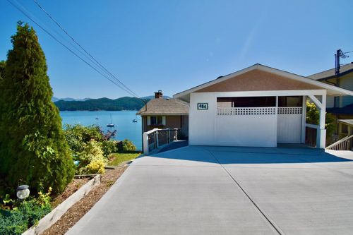 484 Marine Dr, Gibsons, BC, V0N1V1 | Card Image