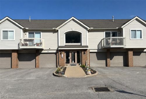 1411 Buckingham Gate Blvd, Cuyahoga Falls, OH, 44221-5510 | Card Image