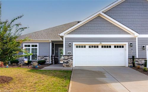 204 Mountain Maple Dr, King, NC, 27021-9343 | Card Image