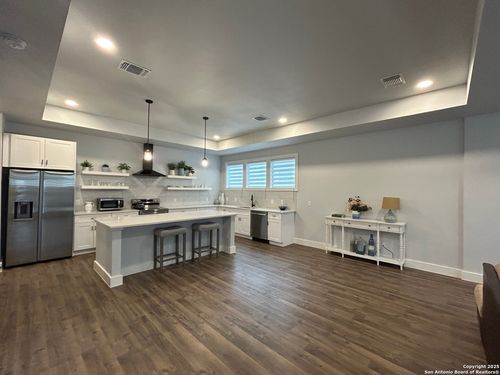 apt-3-123 Fairview Ave, San Antonio, TX, 78223-1063 | Card Image