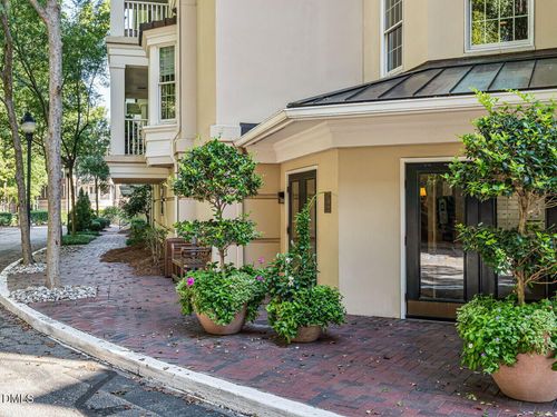 208-2701 Glenwood Gardens Lane, Raleigh, NC, 27608 | Card Image
