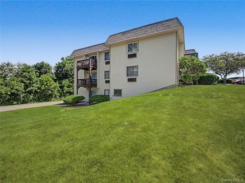 2f-25 Village Park Dr, Fishkill, NY, 12524-3617 | Card Image