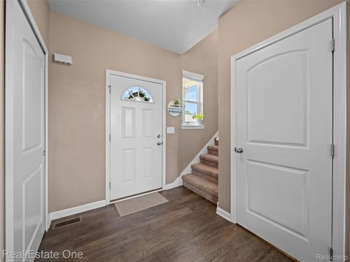 2838 Bogues View Dr, Howell, MI, 48843-9729 | Card Image