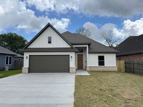 817 Dallas St, Port Neches, TX, 77651-2307 | Card Image