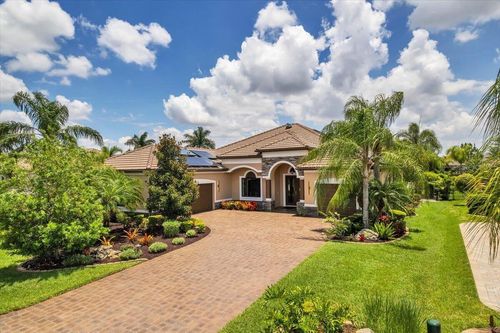 957 145th Street Cir Ne, Bradenton, FL, 34212-7401 | Card Image